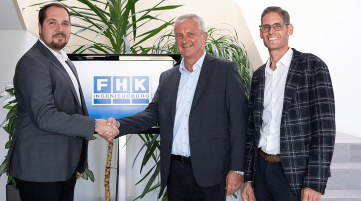 Stefan Pfefferer (Business Unit Leiter TÜV AUSTRIA Real Estate Management), Gerhard Kampl (FHK-Geschäftsführer) und Stefan Guldan (FHK-Geschäftsführer), (c) TÜV AUSTRIA Group/APA-Fotoservice/Gruenwald